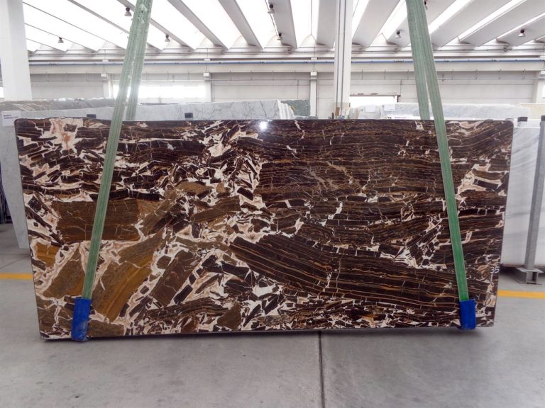 Onyx Antico Brecciato — Slaby