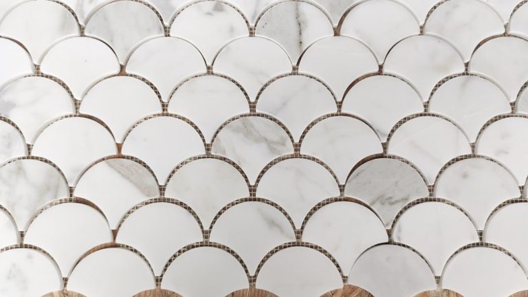 FISHSCALE Calacatta Gold — Mozaika