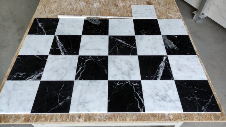 Szachownica Carrara-Marquina — Mozaika