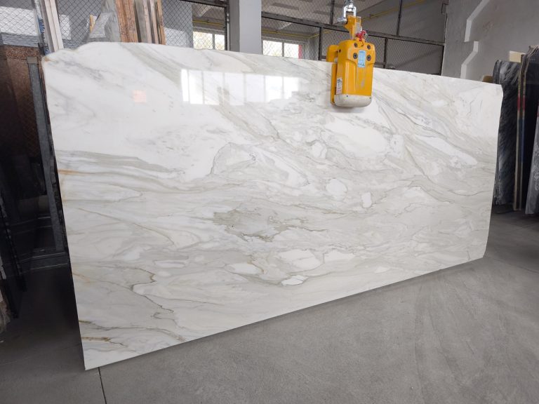 Calacatta Borghini 3 — Slaby
