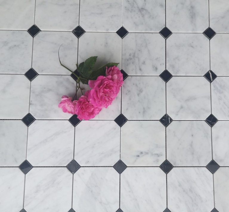 OCTAGON Bianco Carrara + Nero Marquina — Mozaika