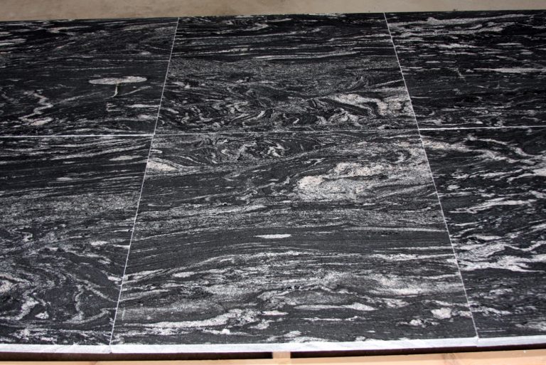 Black Dream XL — Płytki granitowe