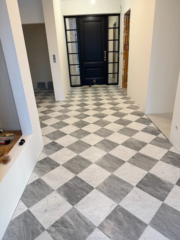 Szachownica Bardiglio i Carrara mat — zdjęcie 3