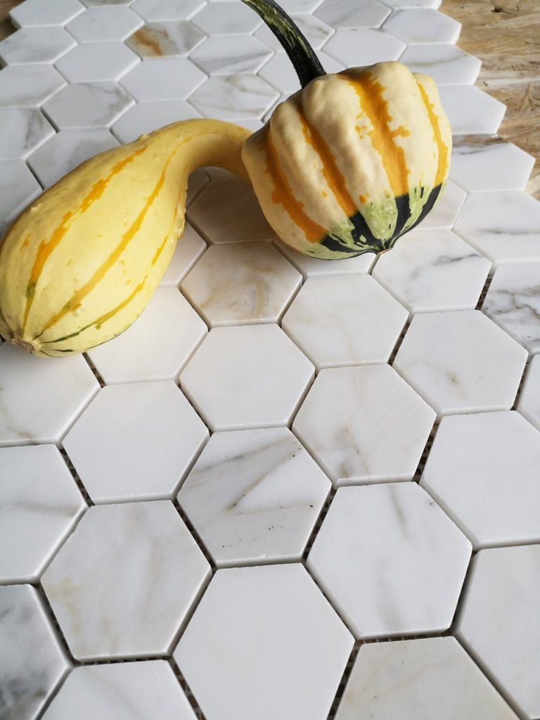 Hexagony Calacatta Gold — Mozaika