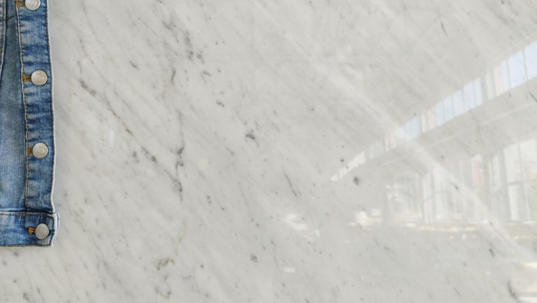 Bianco Carrara V2 — Slaby