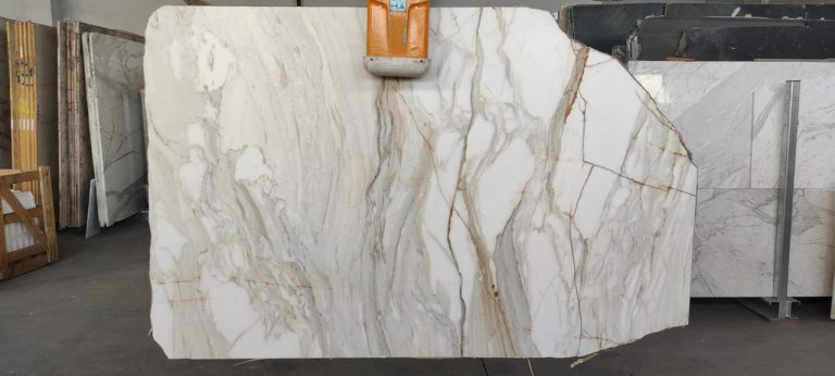 Calacatta Borghini 2 — Slaby