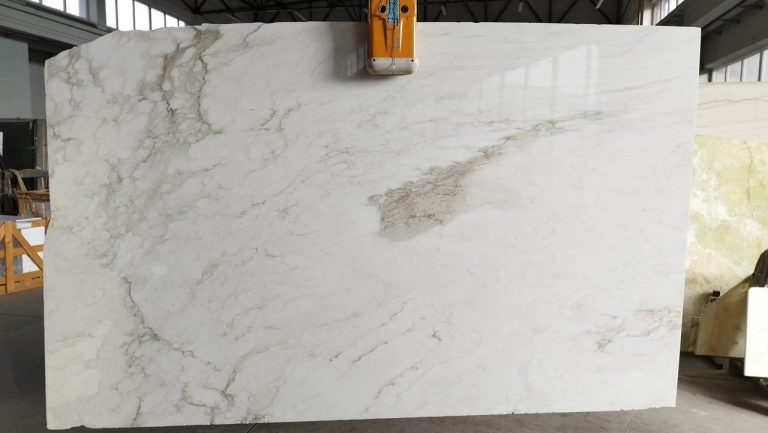 Calacatta Cremo — Slaby