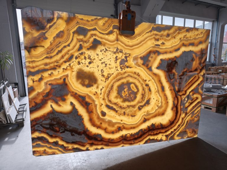 Onyx Alabastro — Slaby
