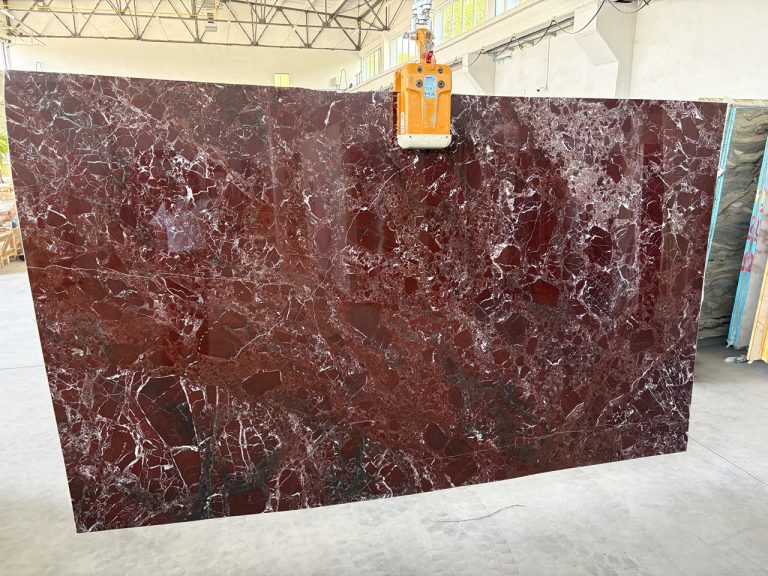 Rosso Levanto 3 — Slaby
