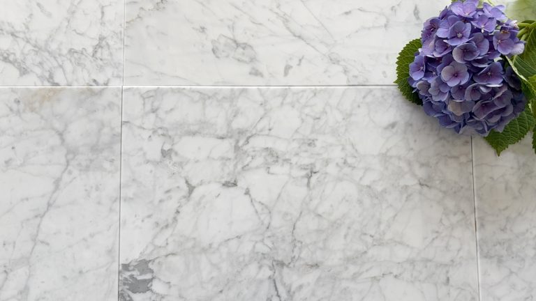 Bianco Carrara L1 — Płytki marmurowe