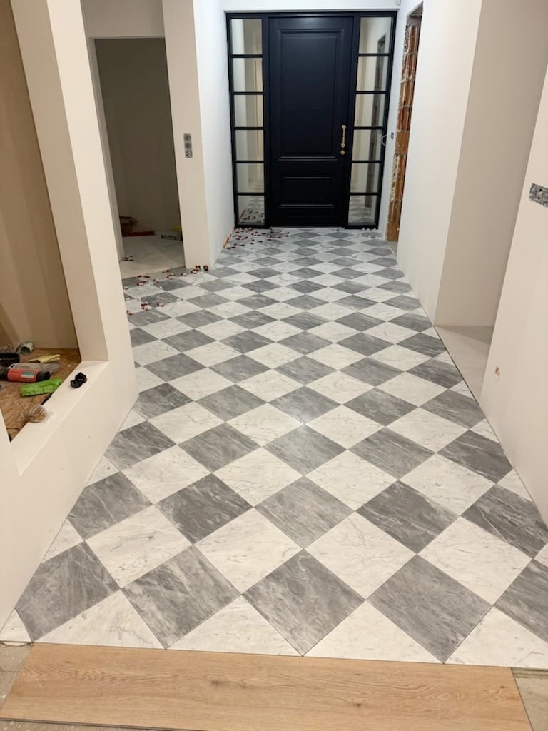 Szachownica Bardiglio i Carrara mat — zdjęcie 2